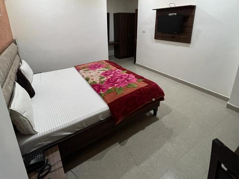 OYO 72080 Hotel Chandigarh inn photo