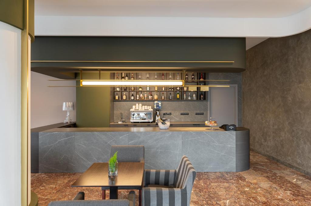 Bar/lounge
