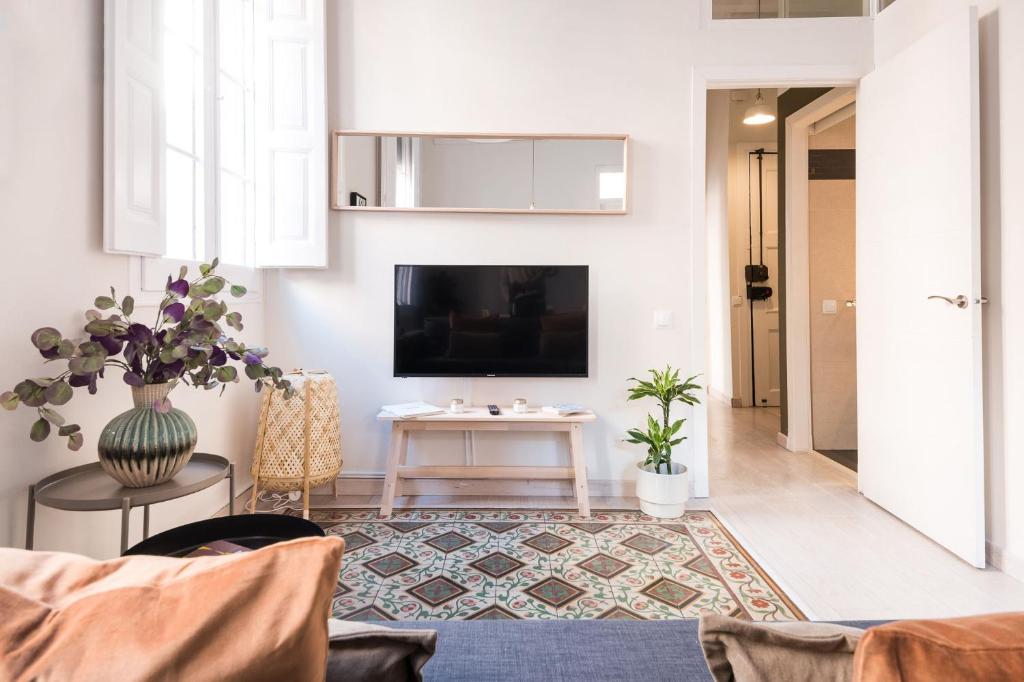 Cozy Apartment with Terrace in Gracia, Barcelona Local Life - 3