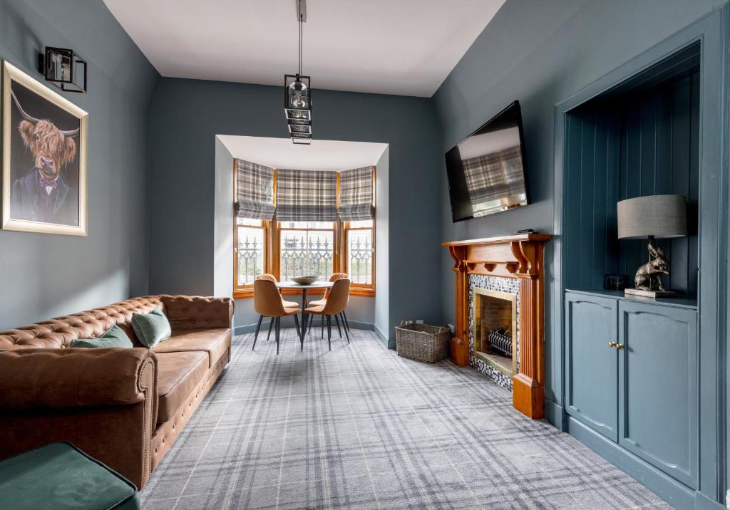 Luxury 3 bed house city centre, right next to Murrayfield.
