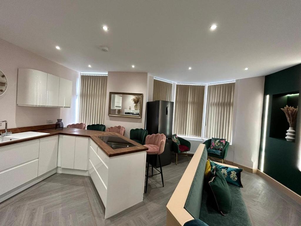 Strawberry Fields Suite by Sasco Apartments, Blackpool