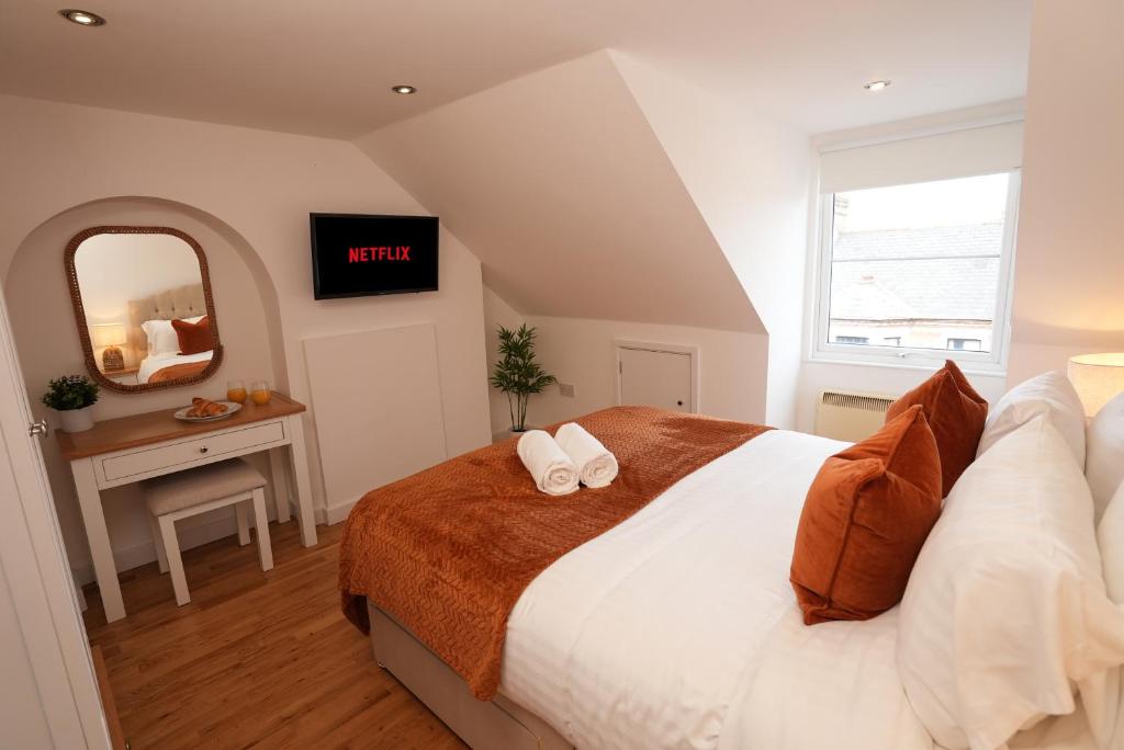 The Loft - KING BED, Central, Entire Apartment, Cambridge