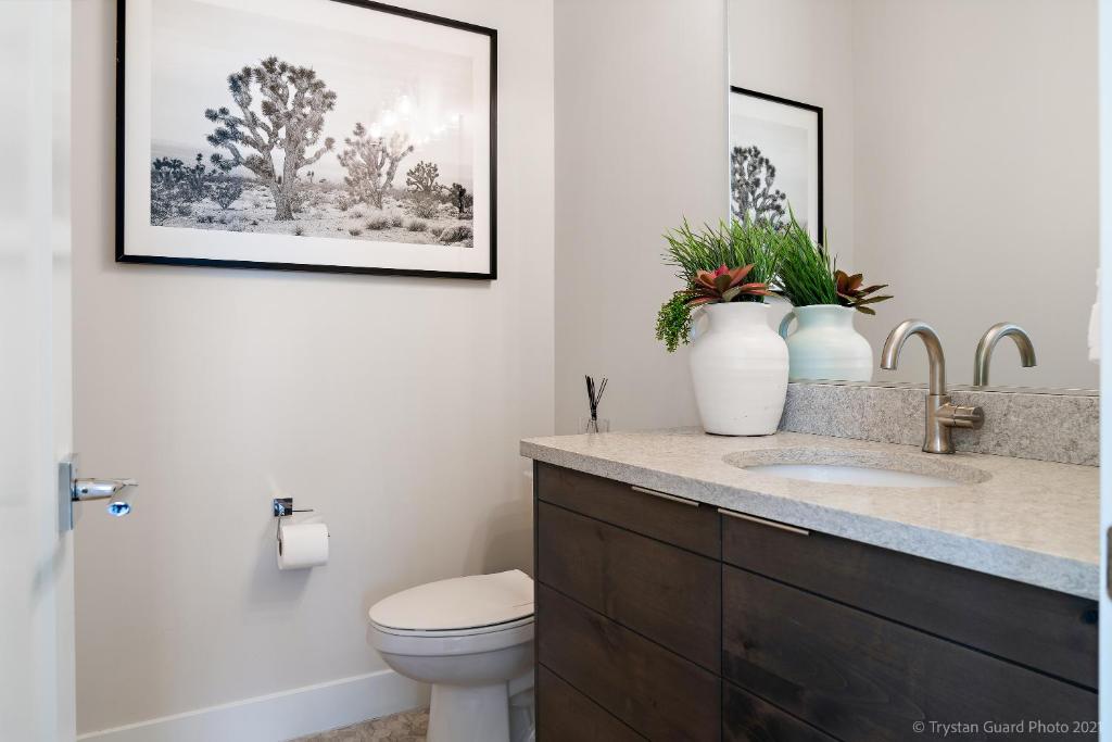 Combined 13 Bedroom On The Eighth-Private Pools and Games!, Washington