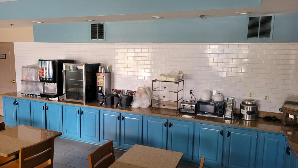 Country Inn & Suites by Radisson, McDonough, GA photo