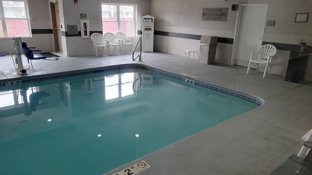 Country Inn & Suites by Radisson, McDonough, GA photo