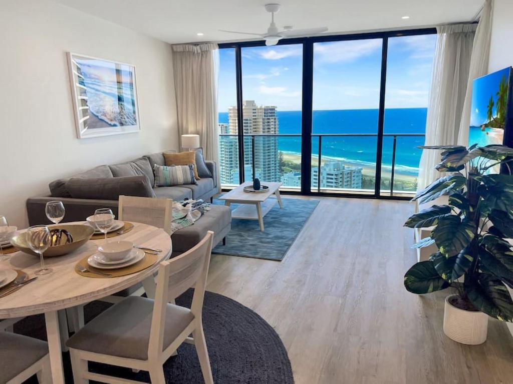 29th floor Oracle Tower 2 stunning ocean and city views, Gold Coast