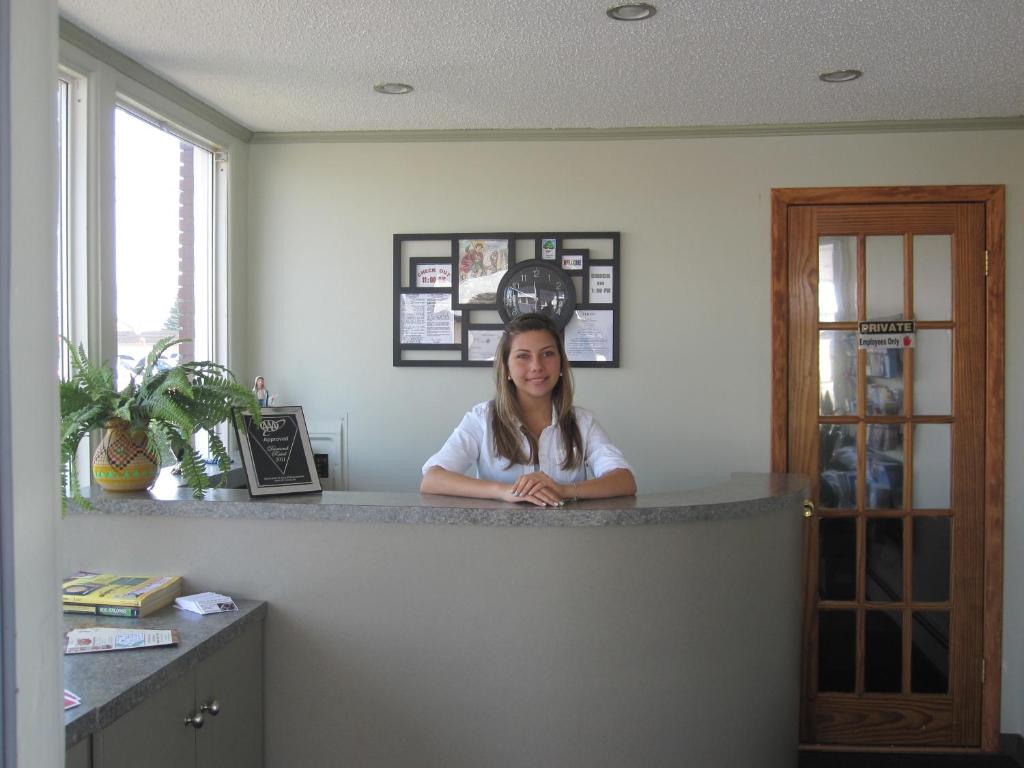 Swiss Cottage Inn photo