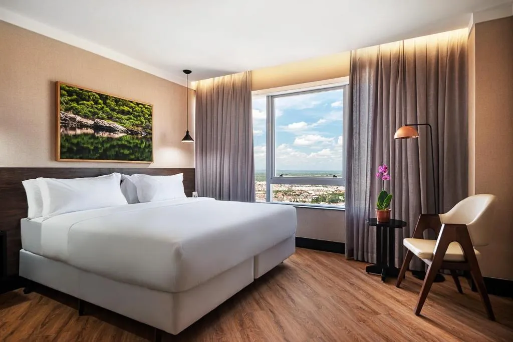 NH HOTEL FEIRA DE SANTANA，位于费拉迪圣安娜的酒店