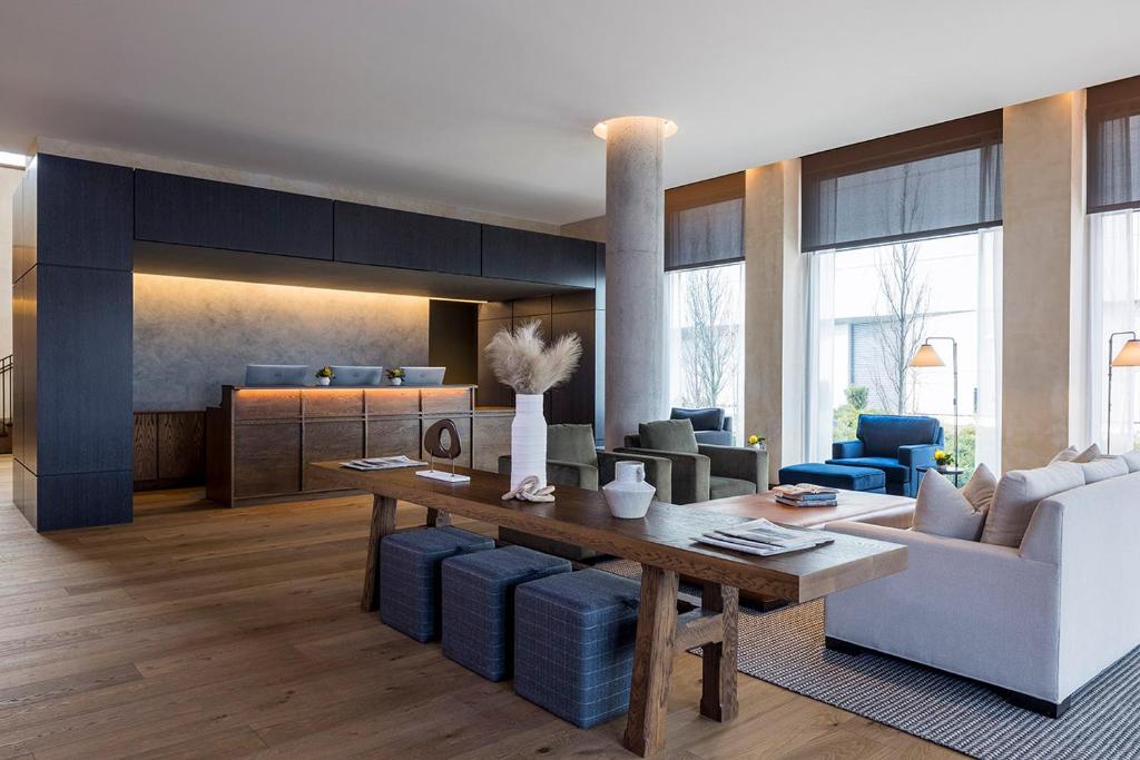 The Study at the University of Chicago, Chicago