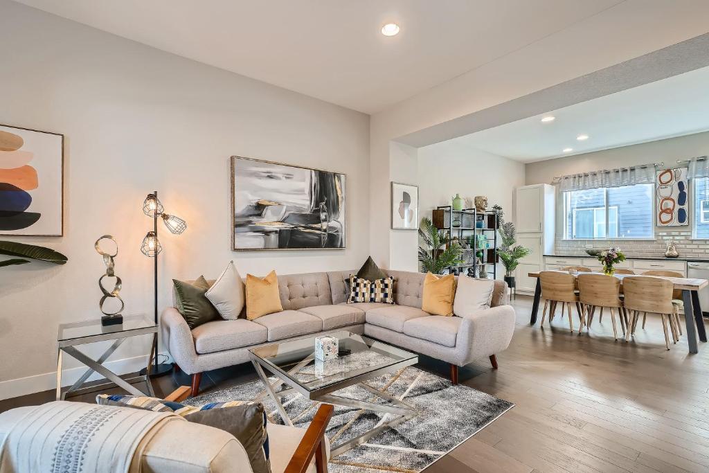 Stylish & Spacious Centrally-Located Home w/Garage, Wheat Ridge