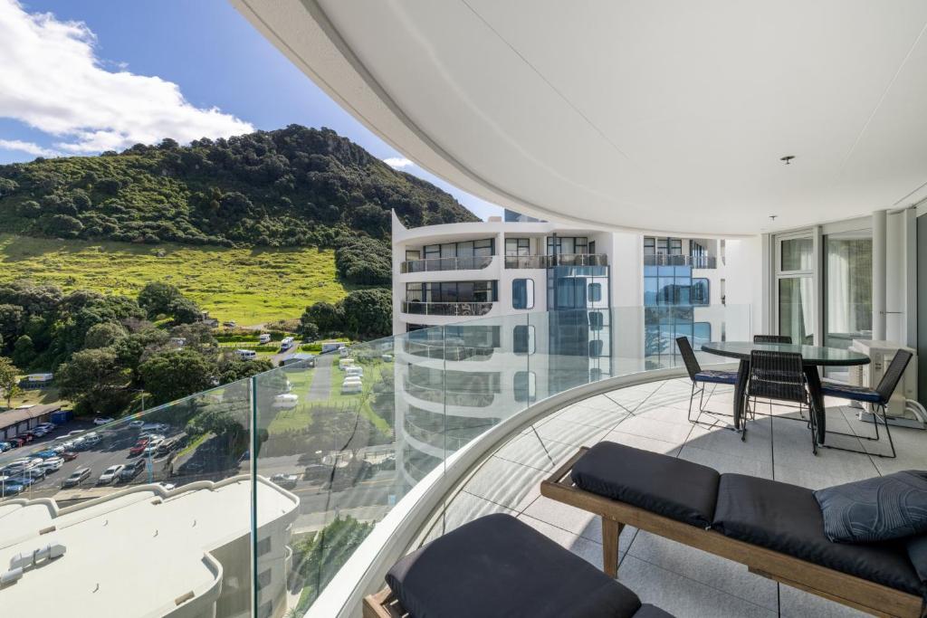Oceanside Apartment with Iconic Views, Mount Maunganui