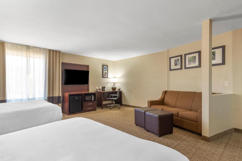 Comfort Suites photo