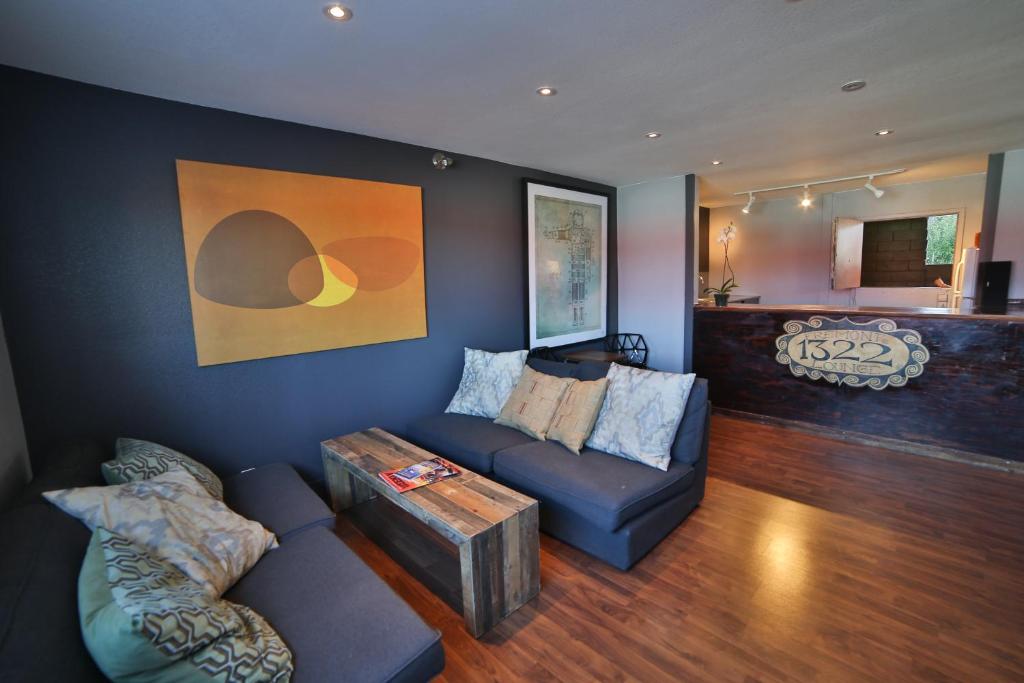 Shared lounge/TV area, Motel 6 Las Vegas, NV – Downtown Fremont St Experience in Las Vegas (NV)
