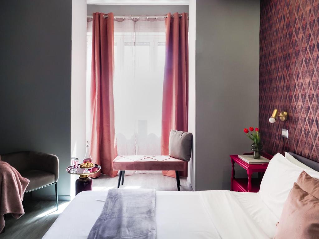 C'est La Vie Suites - 1