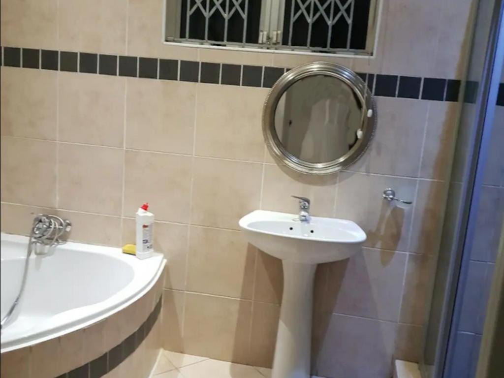 Edwaleni Guest Lodge photo
