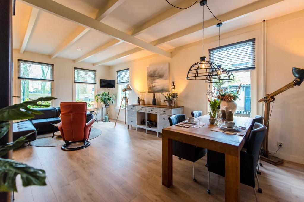 Klokkenluider (2p), Hollum