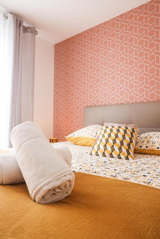 3 Lys Orleans Downtown, free secure parking - 1
