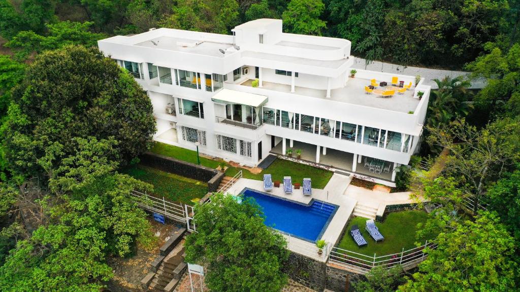 ama Stays &amp; Trails White House, Lonavala — Hotel in Lonavala