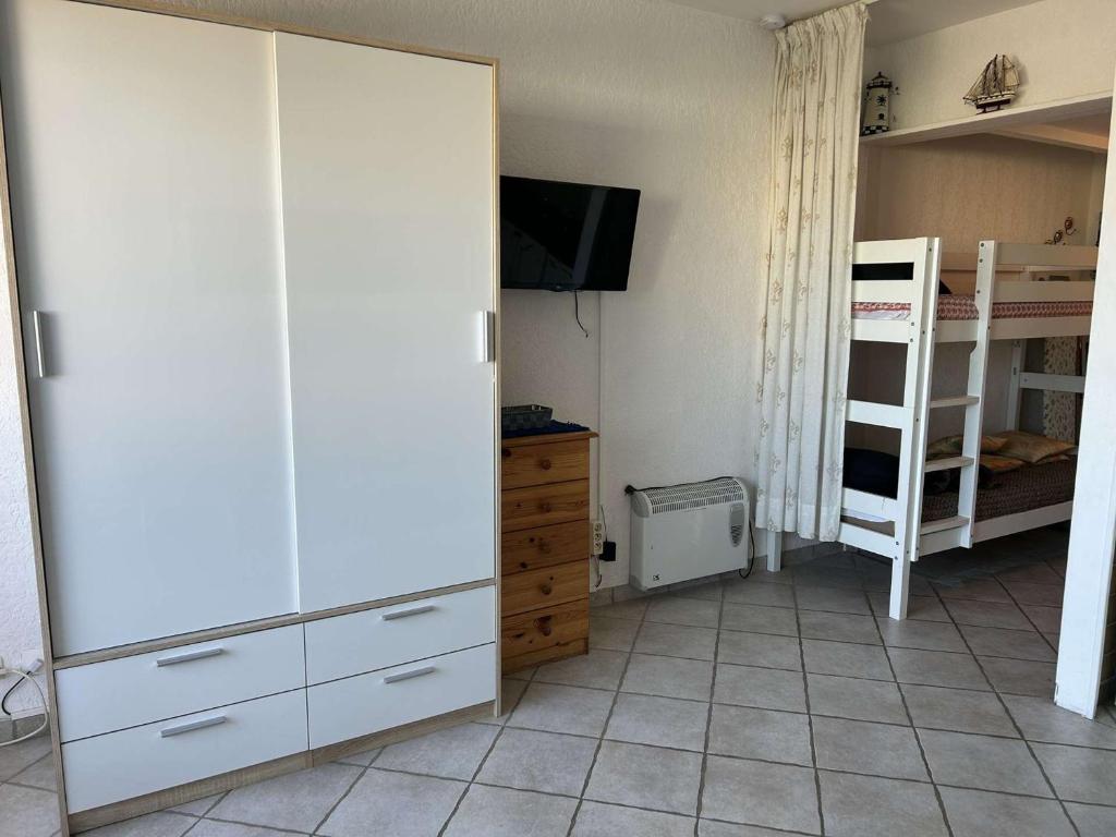 Studio Cabine Climatisé, Plage et Piscine, 4 Couchages - Port Camargue - FR-1-250-151 - 3