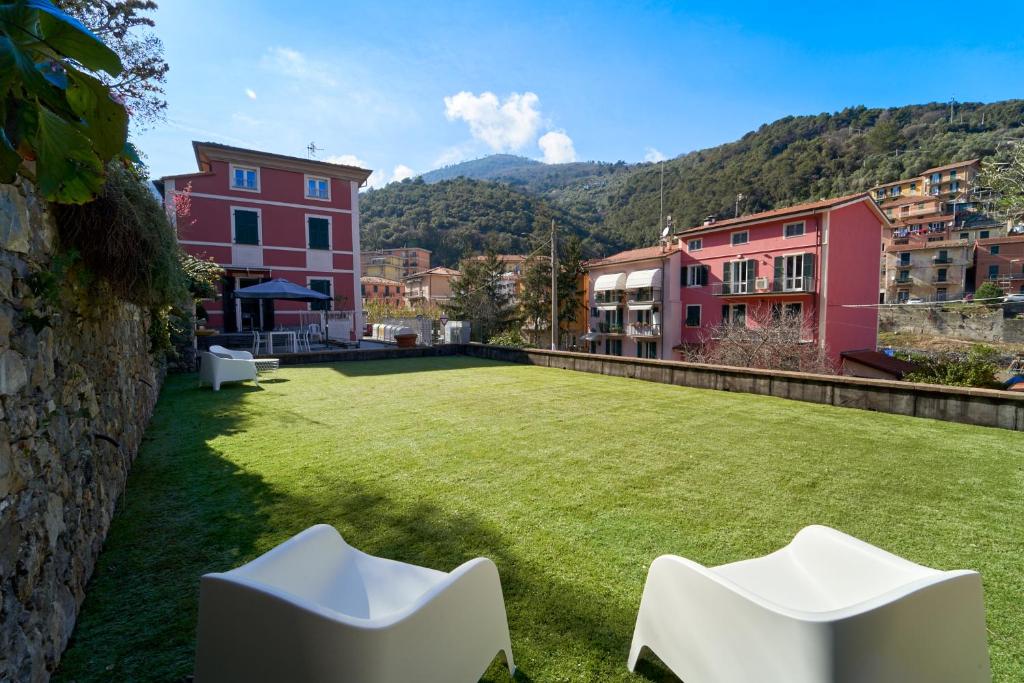 LA POMELLA - 2