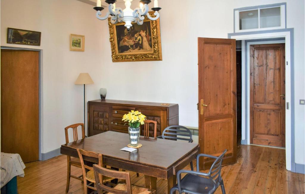 3 Bedroom Awesome Apartment In Cauterets - 2