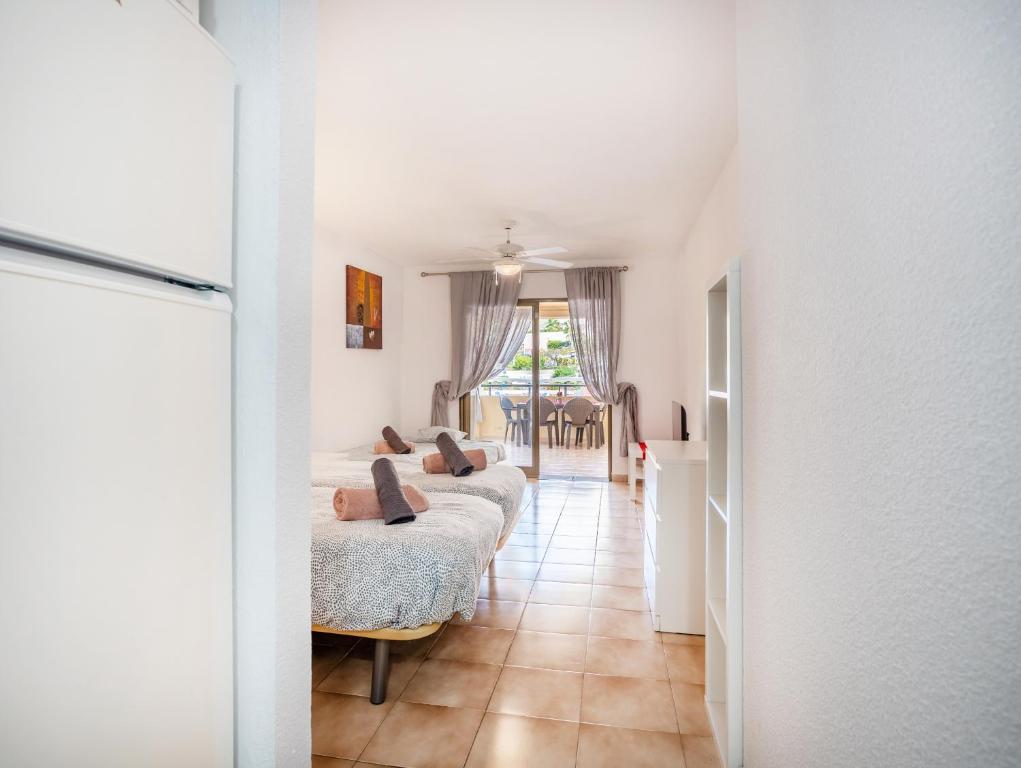 Castle Harbour Cozy Studio Heated Pool Los Cristianos LoveTenerife - 4