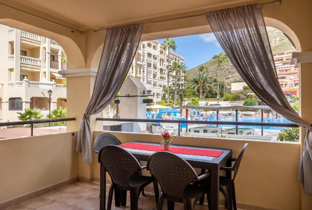 Castle Harbour Cozy Studio Heated Pool Los Cristianos LoveTenerife - 1