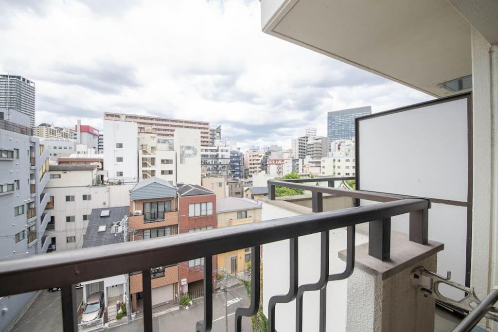 Sanacion Motomachi 6 なんば徒歩圏内 Netflix視聴可能 2部屋セット貸しでプライベートも確保