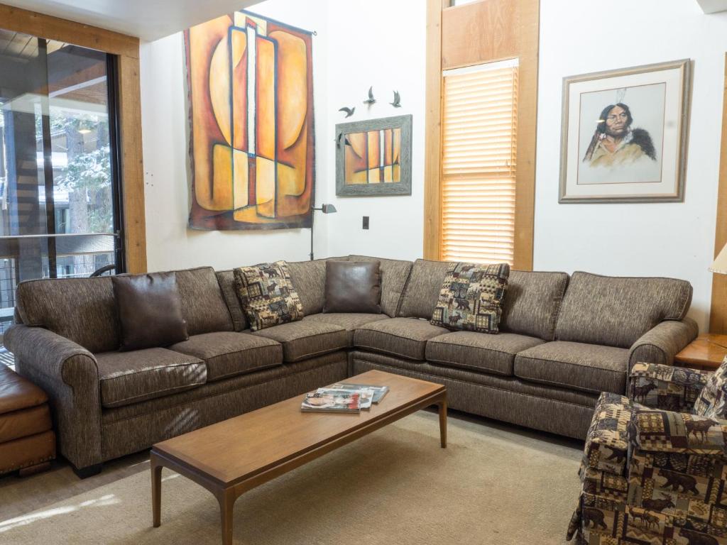 3132 Aspen Grove, Truckee