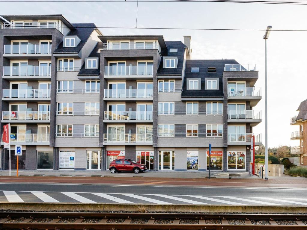 Apartment in Koksijde near Seawall & Beach, Koksijde