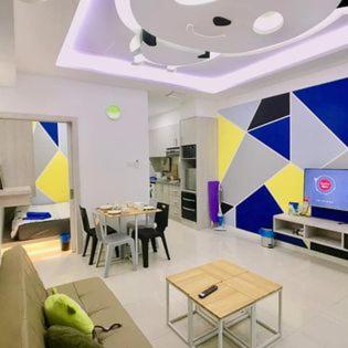 reSTARY - Cartoon, Sutera Avenue Infinity Pool - Imago Opposite - KK City- 4BR,12Pax 来沙旅 卡通主题公寓 - 无边际日落海景泳池 - Imago商场对面 - KK市中心 - 4房12人, Kota Kinabalu