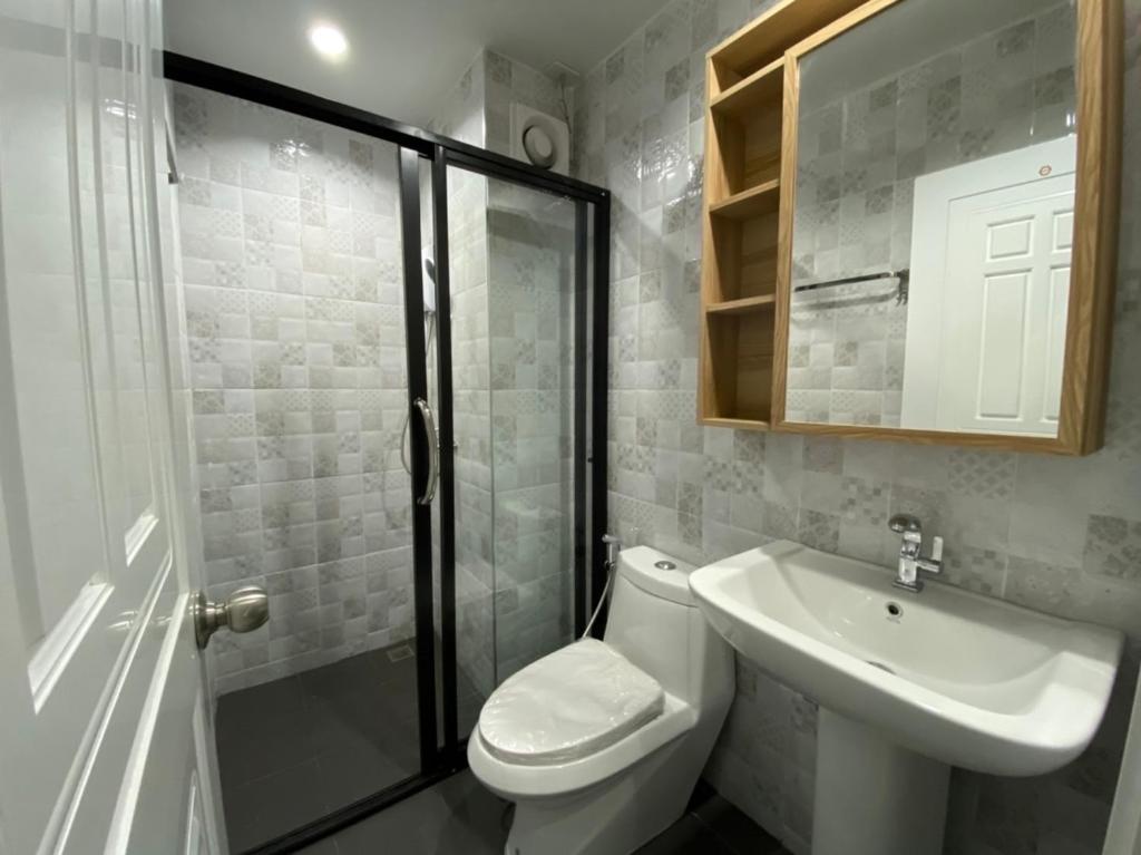 Well-appointed bathrooms