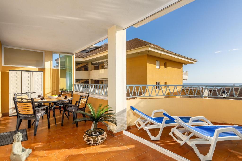 Seaview apt in Fuengirola by Costarentals - Ref 67, Fuengirola