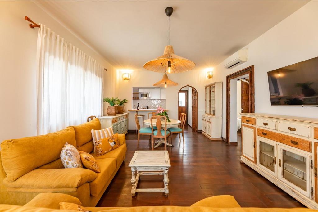 Villa Bay Beachfront Corralejo By Holidays Home - 4