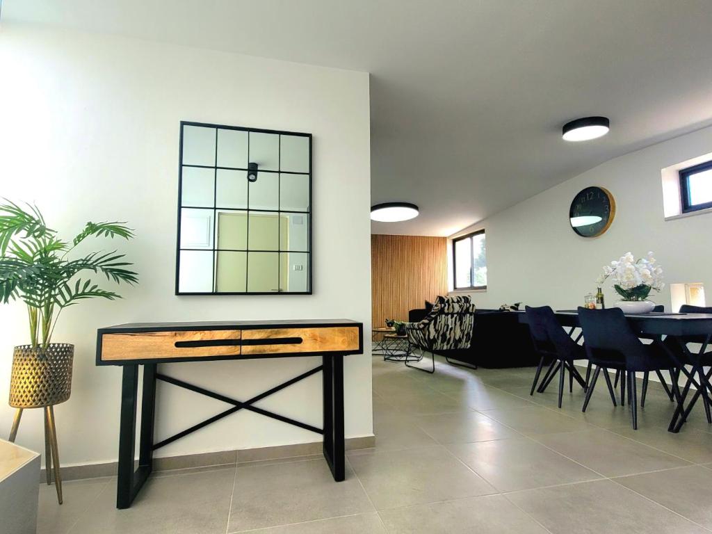 פסגת הנוף The view top, Naharija