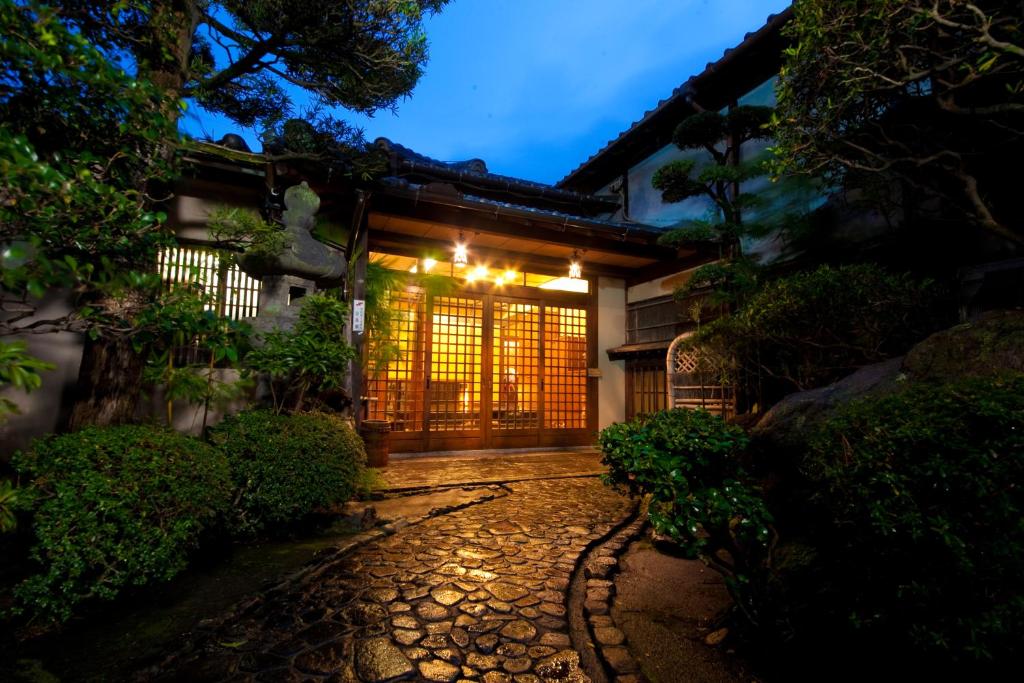Ryokan Sennari 13 years or older