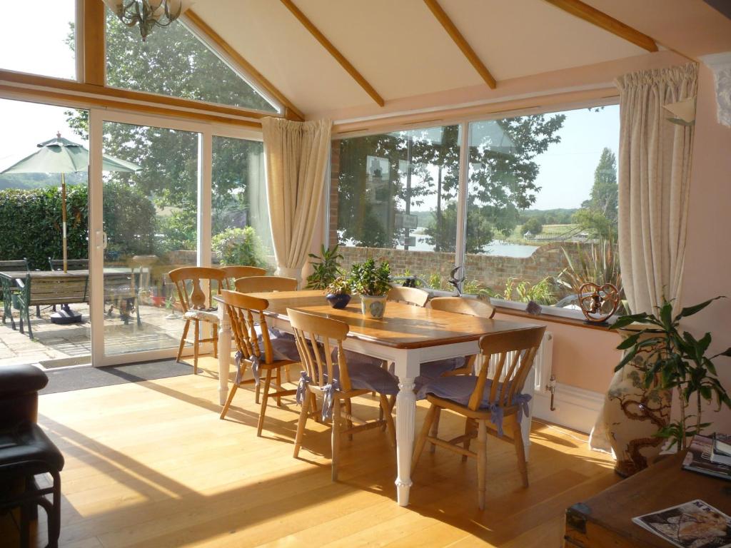 Balcony/terrace, Ivy Hall in Isle of Wight