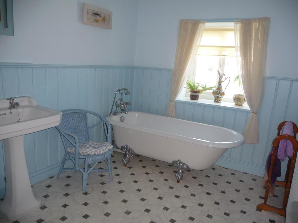 Bathroom, Ivy Hall in Isle of Wight