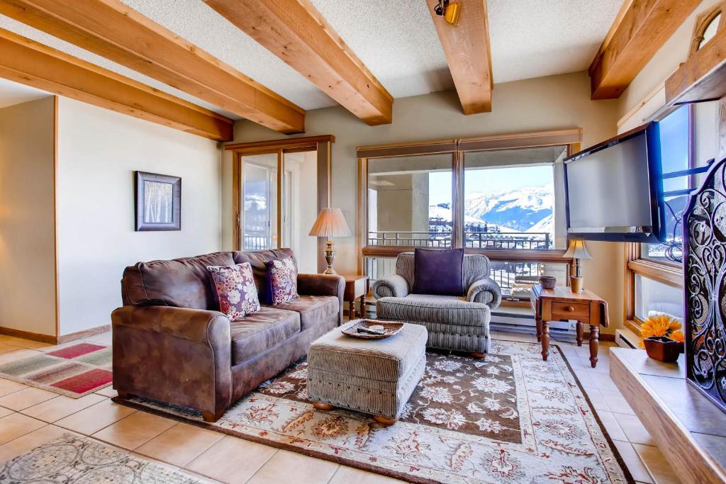 2 Br With Open Floor Plan & Updated Kitchen Condo, Crested Butte