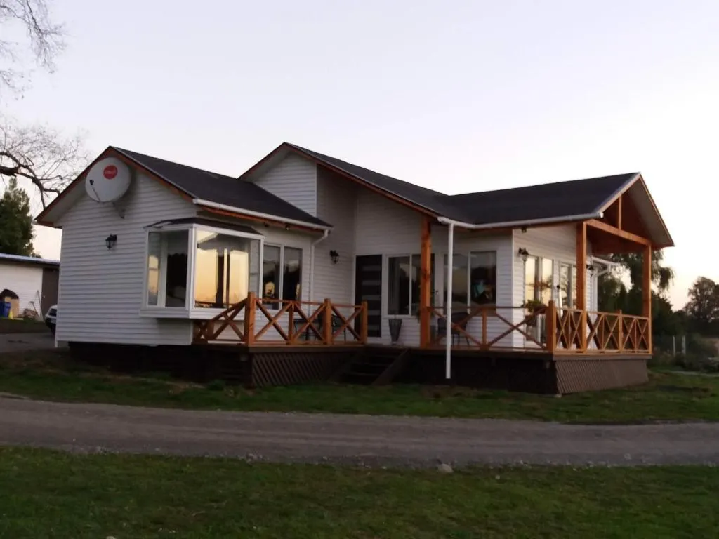 Hospedaje Familiar El Encanto, hotel in Puyehue