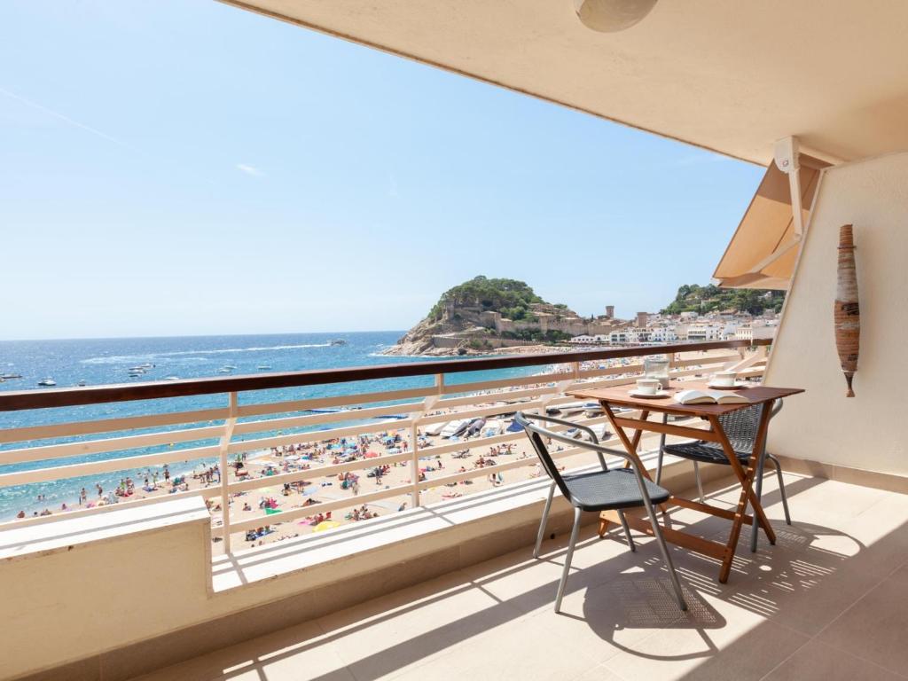 LETS HOLIDAYS APARTMENT SEA VIEWS on the BEACH - 4