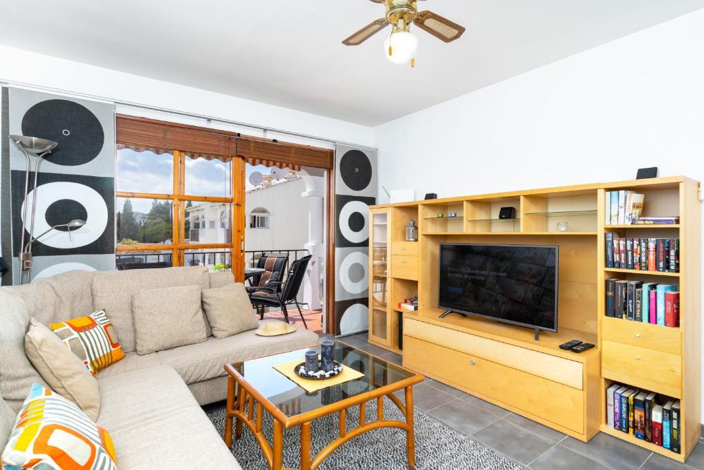 Lovely Apt with Pool by Costarentals - Ref 07 - 5