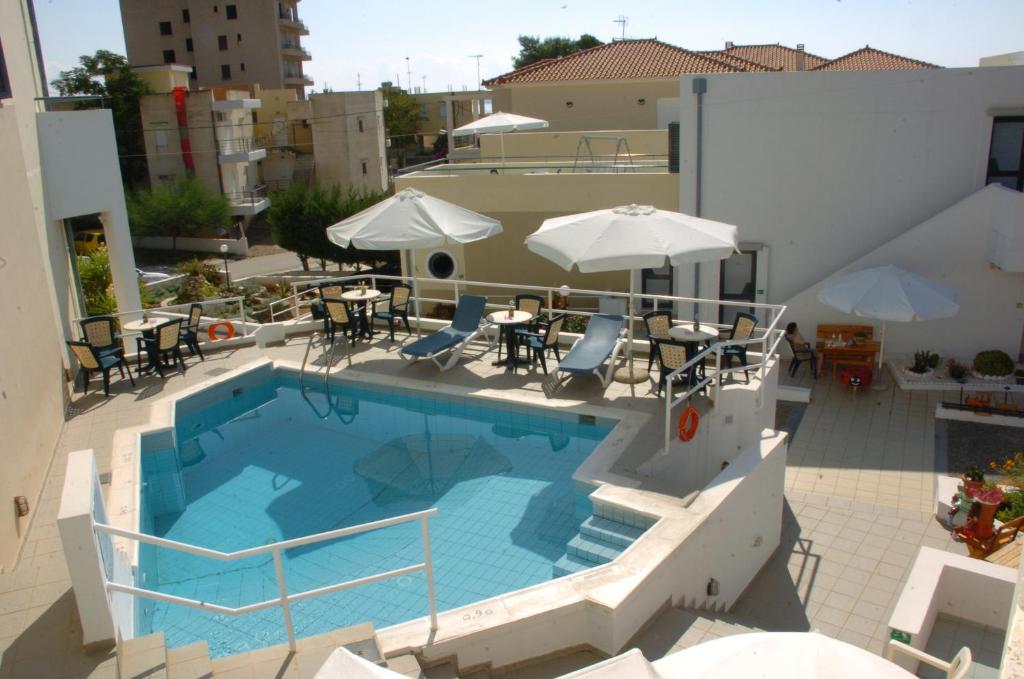 Blue Sky Hotel Apartments photo