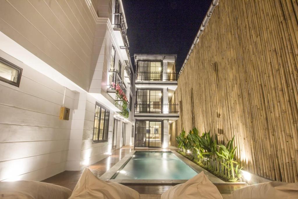 PAMELA BALI, Kerobokan