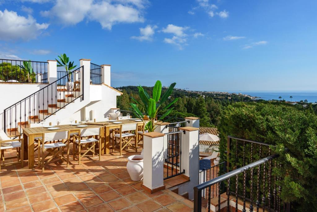 Luxury villa with pool by Costarentals - Ref 53 - 2