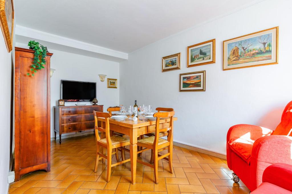 GuestHost - Pisa Airport Comfy Apartment - Private Parking - 4