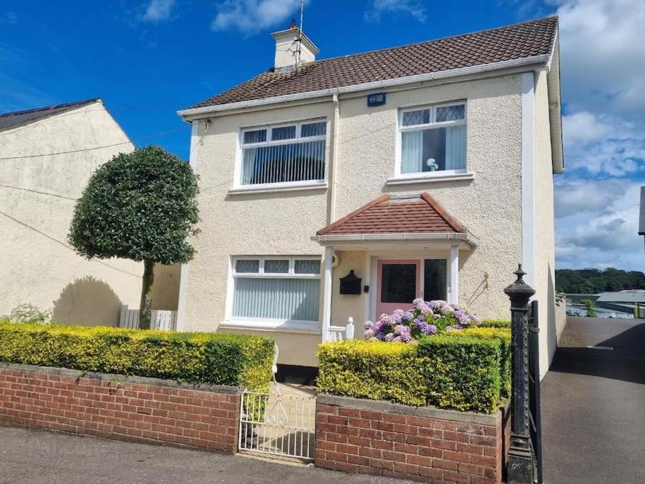 - The Holly Tree House -, Bushmills