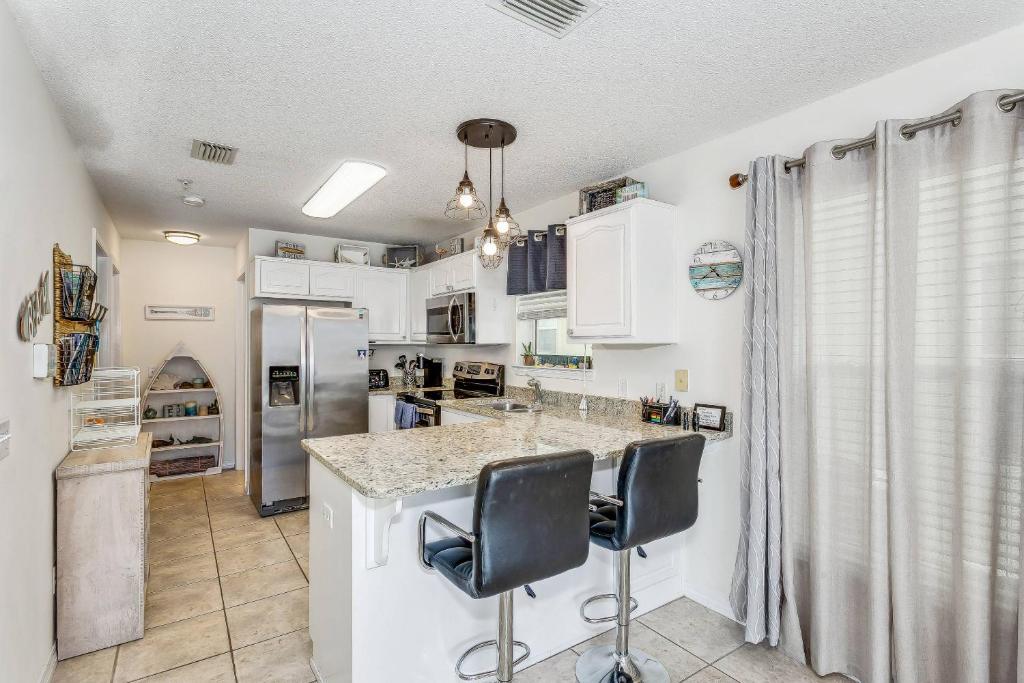 Gulf Island Condos Unit 514, Navarre