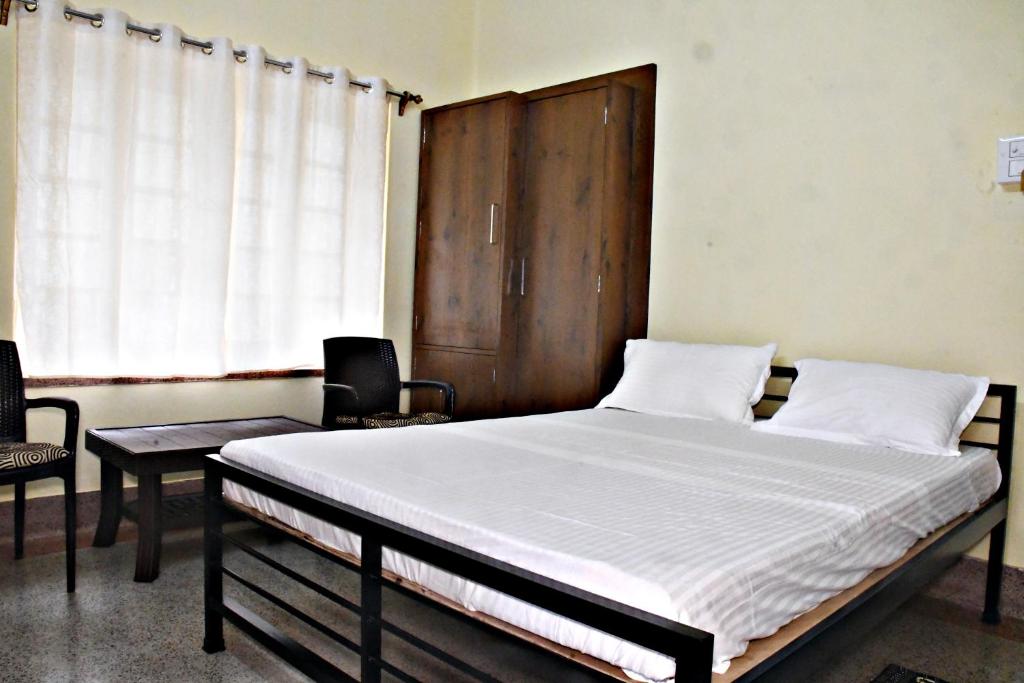 Jhargram Eshani Hotels and Guest House photo