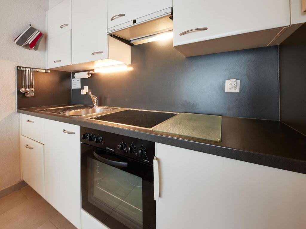Apartment Dixence 310 by Interhome - 3